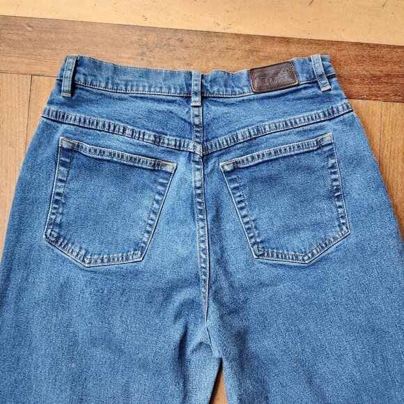 L.L. Bean Medium Wash High Rise Relaxed Fit Jeans Size 10 Petite - Picture 14 of 16